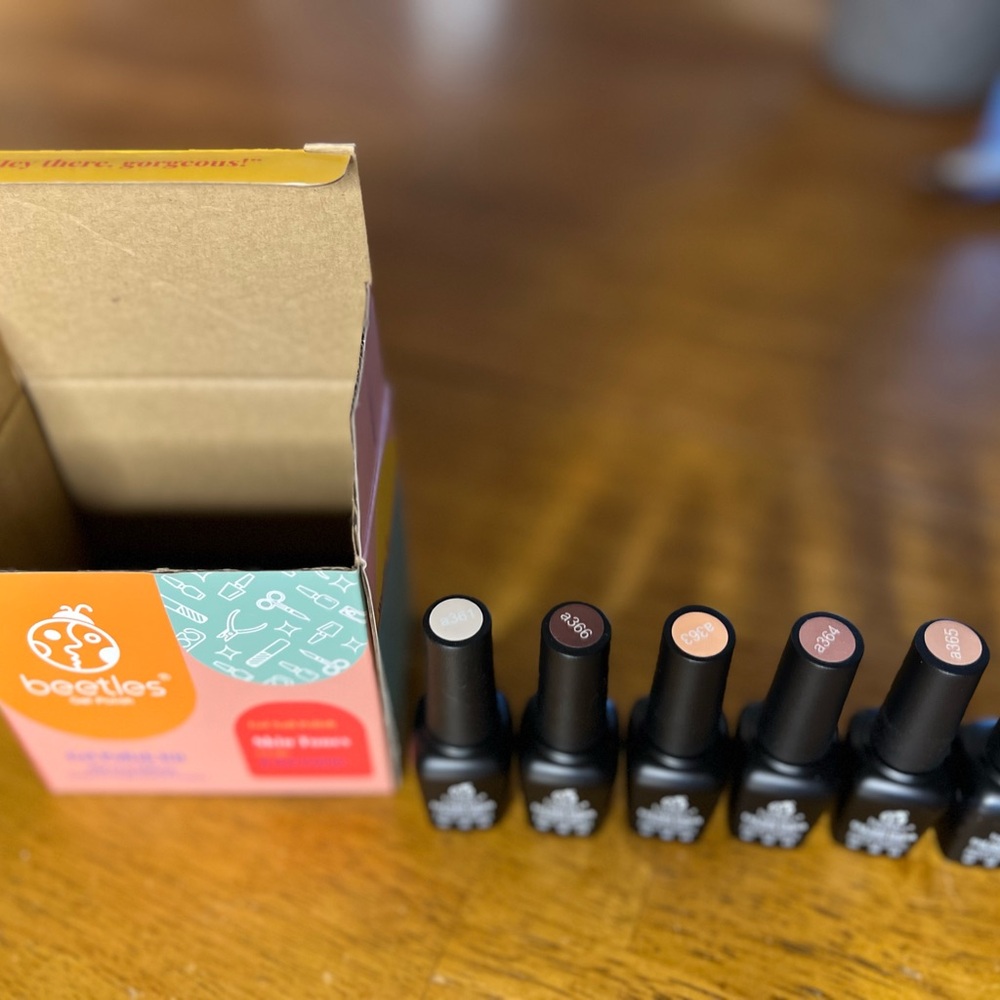 Beetles Gel Polish Kit - Skin Tones colors.